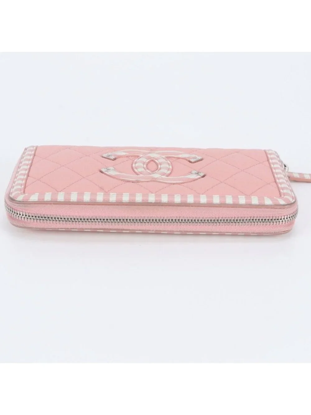 Chanel Caviar Leather CC Filigree Wallet
